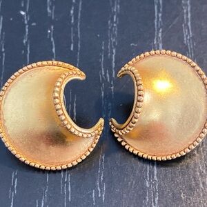 Vtg African Crescent Earrings pierced museum